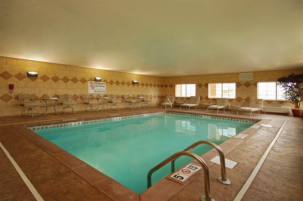 Hotel Super 8 By Wyndham Great Bend Udogodnienia zdjęcie